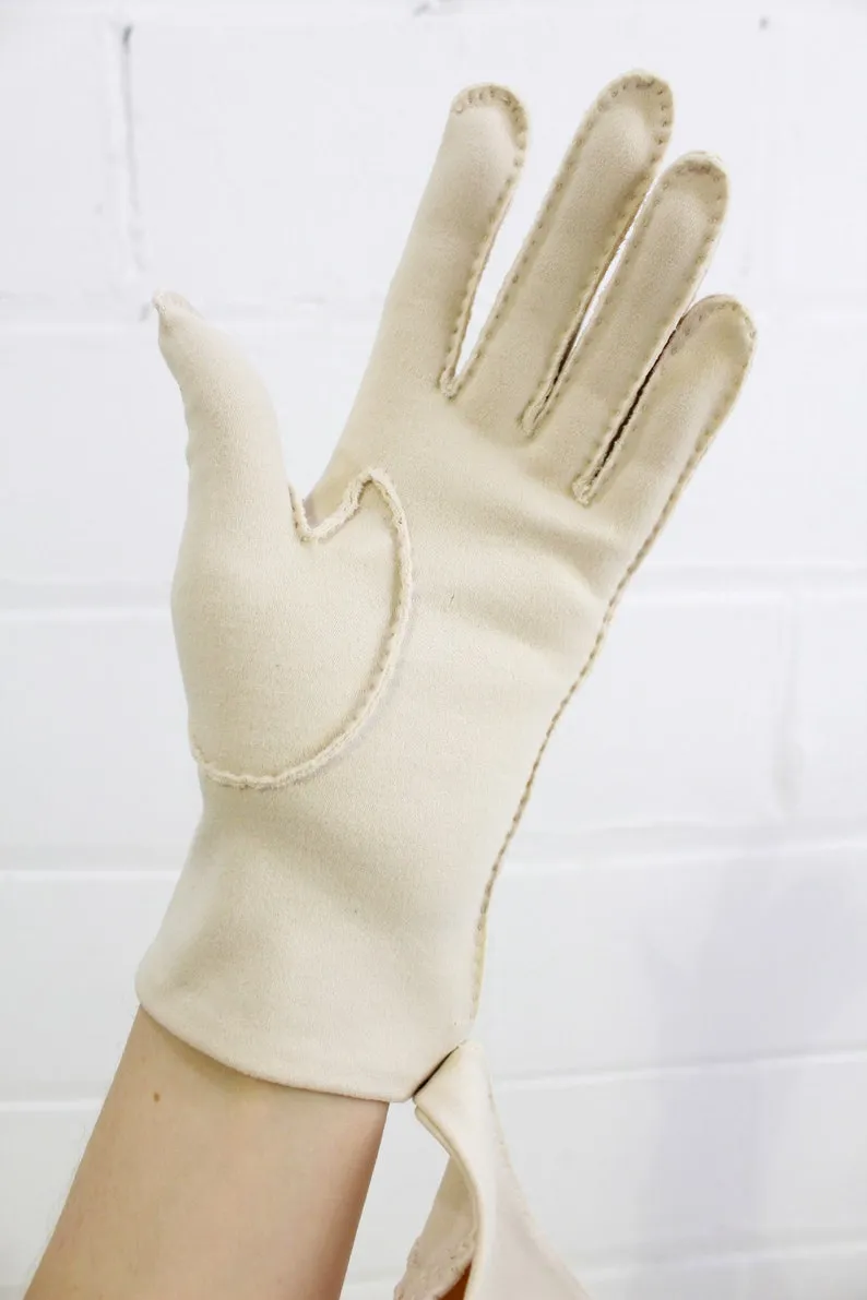 1950s/60s Deadstock Italian Soft Beige Cotton Gloves, Size 6.5