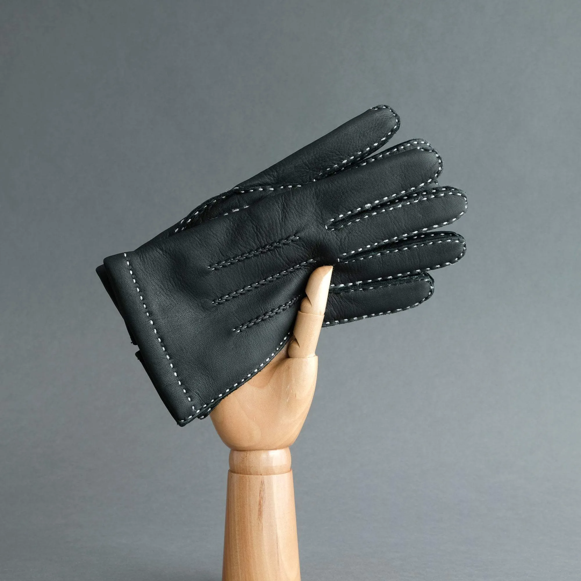 Gentlemen's Gloves from Black New Zealand Deerskin Lined with Cashmere