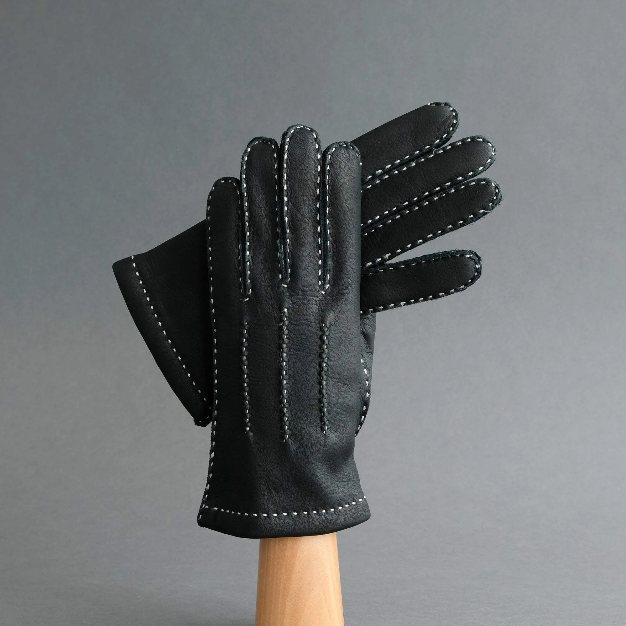 Gentlemen's Gloves from Black New Zealand Deerskin Lined with Cashmere