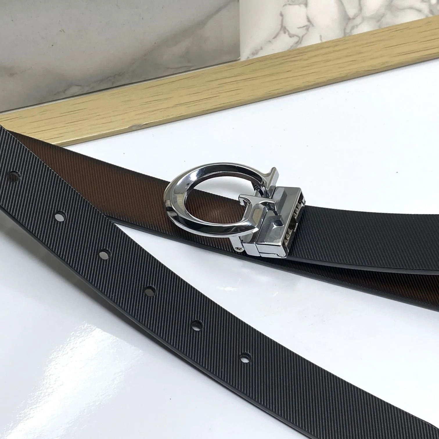 Small G Letter Reversible Strap Belt For Men-JonasParamount