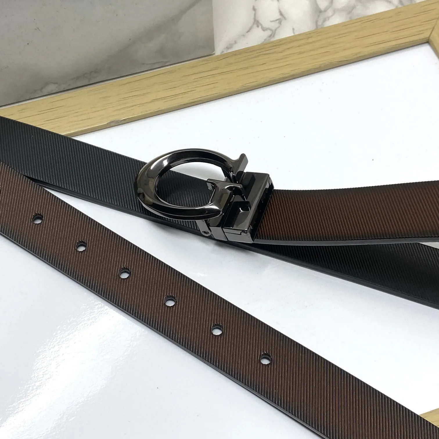 Small G Letter Reversible Strap Belt For Men-JonasParamount