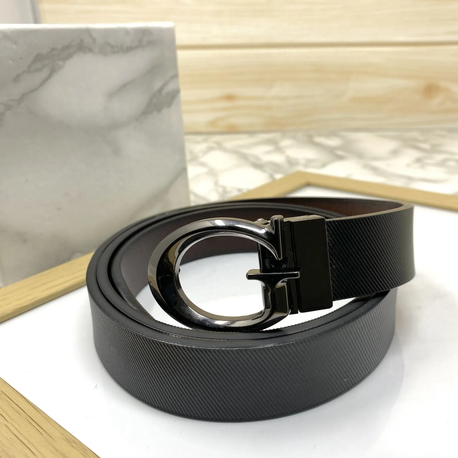 Small G Letter Reversible Strap Belt For Men-JonasParamount